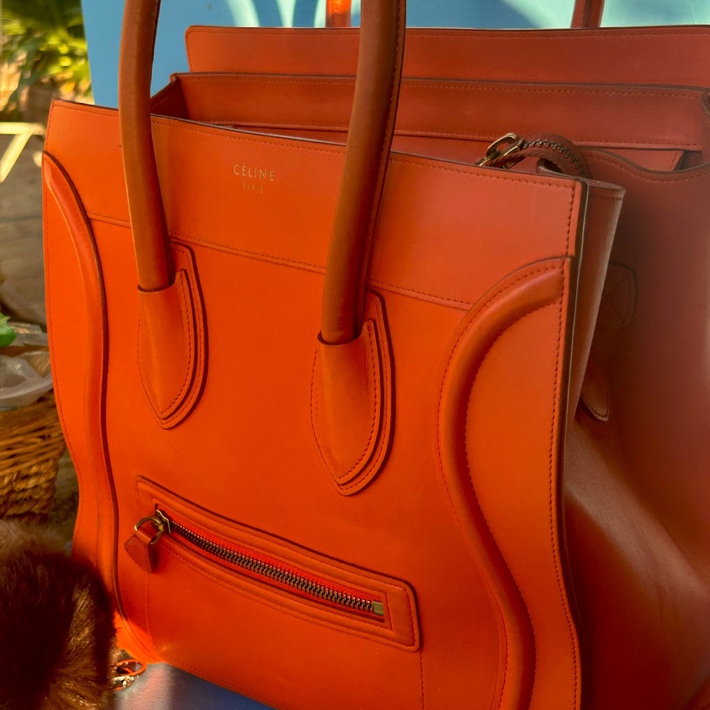 CELINE🔥🔥🔥 STUNNING Orange Tote Like a piece of Sculpture - Picture 9 of 12